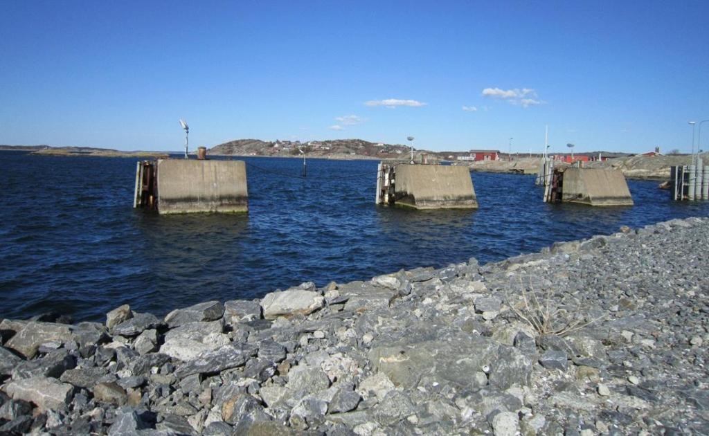 Planerade åtgärder Trafikverket Region Väst planerar att flytta befintliga busshållplatser på Lilla Varholmen till ett nytt läge beläget på den befintliga piren mellan Björköläget och reservläget för