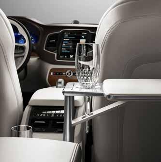 Petter Stordalen Orrefors Crystal Eye är en växelspak i kristall, ett officiellt tillval Hotellmagnat över Nordic Choice Hotels till personbilarna Volvo XC90, S90