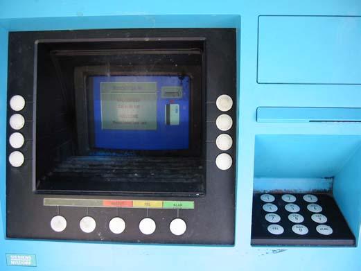 Användningsfall det klassiska exemplet! ACSD sommar 2004. Informationsteknologi 2004-06-17 #3 AF: Ta ut pengar Aktör (A): Kund System (S): Bankomat A för in ett kort i automaten. A anger PIN-kod.