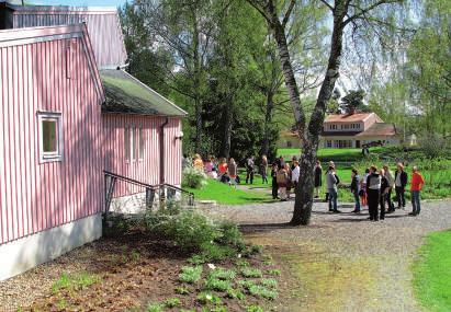 årsredovisning 2015 2016 Globala målen och sociala ändamål Mål 3: God hälsa och välbefinnande kan relateras till bankens långvariga stöd och utlåning till verksamheter inom vård och omsorg.
