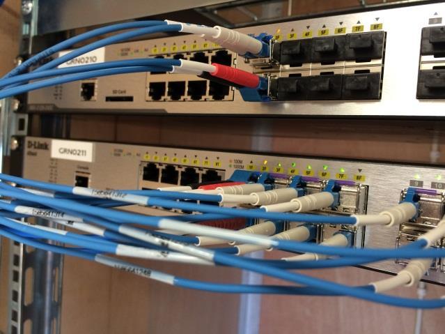 En mast har en viss kapacitet, ju fler som använder masten samtidigt - ju mindre kapacitet för var och en. Tekniken har utvecklats snabbt på senare tid. Masten i sig kräver en fiberanslutning.