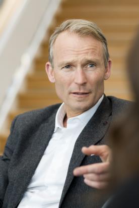 Under räkenskapsårets tredje kvartal ökade försäljningen med 1,8 procent till 1 217 (1 195) MSEK och rörelseresultat blev 119 (103) MSEK.