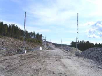 Riktvärdena tar inte hänsyn till ev komfortstörande vibrationer från pålning/spontning som de personer som vistas i byggnaderna kan uppleva, ej heller till sannolikhet för skador på vibrationskänslig