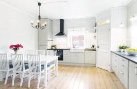 smakfullt renoverad sekelskiftesvilla med närhet till älven och Österfors kända flottbro.