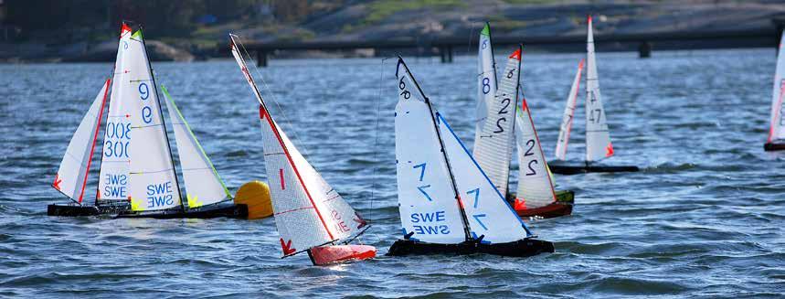 Yttermått: 204 cm Innermått: 160 cm Höjd: 70 cm Volym: 1200 Liter Vikt: 38 Kg Vattenrening med utbytbara polyesterfilter.