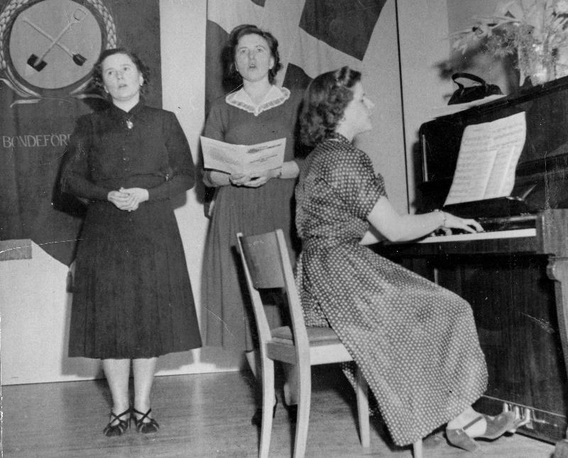 Karta & vgbeskrivning till Sbyvgen 1 A, Kolbck 19540724-XXXX. Juridiskt kn: Kvinna Personen r gift Antalet skottr man har genomlevt visar hur mnga 29 februari man har passerat. Ngra sidor man inte fr missa. Kalender Ritva Inkeri Soininen, 65 r i Kolbck p Sbyvgen - Birthday
