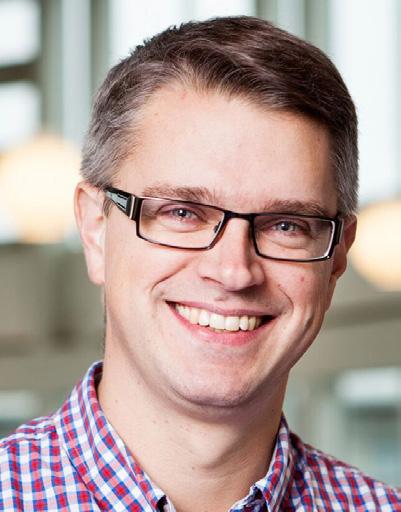 Andréas Hansen-Nilsson forskar om projektledning och arbetar som universitetslektor och enhetschef på Företagsekonomi vid Handelshögskolan på Örebro universitet.