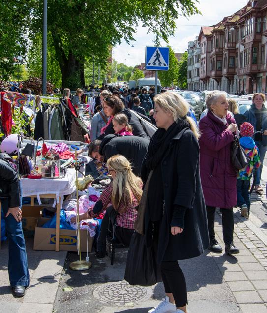 19. Majornas bibliotek. Borghild Håkansson och Staffan Backlund från Postfuturistiska Sällskapet berättar om självlärda konstnärer, visar bilder och resonerar kring konst och kvalitet.