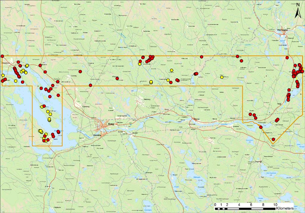 Fig. 2. Röd markering är lämningar registrerade i FMIS före inventeringen år 2016. Gul markering är lämningar i Kotten. Arbetsområdet är avgränsat med orange polygon.