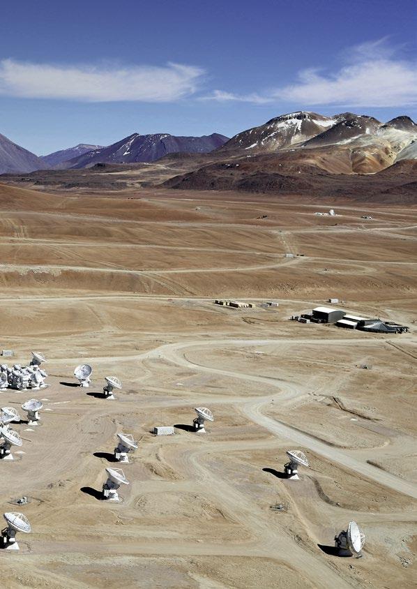 ALMA (ESO/NAOJ/NRAO) Vid ALMA:s driftcentral OSF (Operations