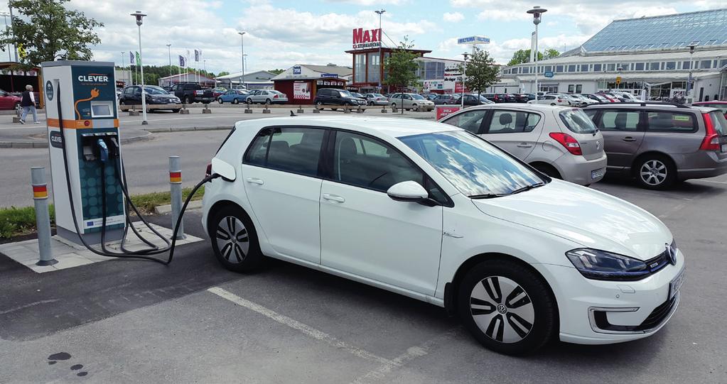FOTO: REGION ÖREBRO Debitering via elmätning Om man istället önskar en modell som ger en mer noggrann fördelning av kostnaderna krävs att överförd energi mäts, antingen i laddboxen/laddstolpen eller