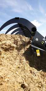 Vid fyllning av ensilage körs skopan nervinklad ca 45 grader in i ensilaget, vilket