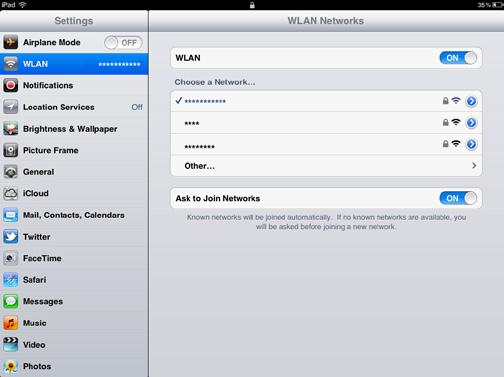 Exempel 2: Ansluta till en surfplatta (till exempel ipad) via Wi-Fi 1. Peka på Inställningar (Settings) > WLAN (WLAN) för att aktivera WLAN. 2. Surfplattan söker automatiskt efter trådlösa anslutningar och en lista med åtkomstpunkter visas.