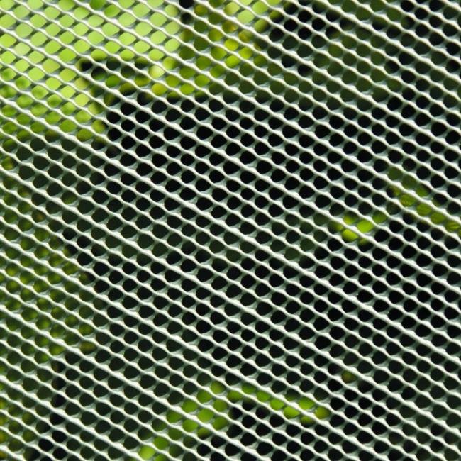 Färg 07-60 59876 Vit 2,50 / 8 07-62 59877 Vit 20 cm 2,50 /9 Insektsnät plast, GRÅTT Insektsnätet är gjord av ett HDPE- och UV-behandlat plastmaterial.