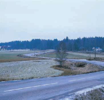 Vägen följer landskapet genom Torsåkersbygden