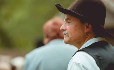 svenska diktsamlingar - var tjugofem gratisexemplar Ett vanligt motiv i Svart ballader är de utstötta, avvikarna, de som har svårt med livet och gemenskapen Karis-Janken, Tiggar-Stina, Harald, Simon,