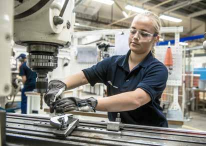 ITU är ett treårigt gymnasieprogram för dig som är intresserad av industriteknik, gasturbiner, elektromekanik och hydraulik.