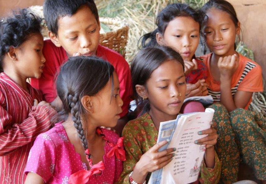 NEPAL Loo Niva en möjlighet till barnvänlig skolgång för barn från fattiga familjer Vår samarbetsorganisation Loo Niva Child Concern Group fick sin början år 1994 av en grupp skolbarn som ville