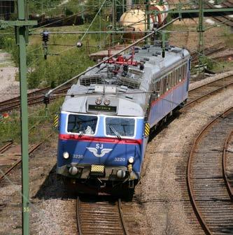 trafiksystem. Till ungefär hälften bedrivs trafiken med moderna regionaltågfordon och till hälften med traditionella äldre tåg med lok och personvagnar.