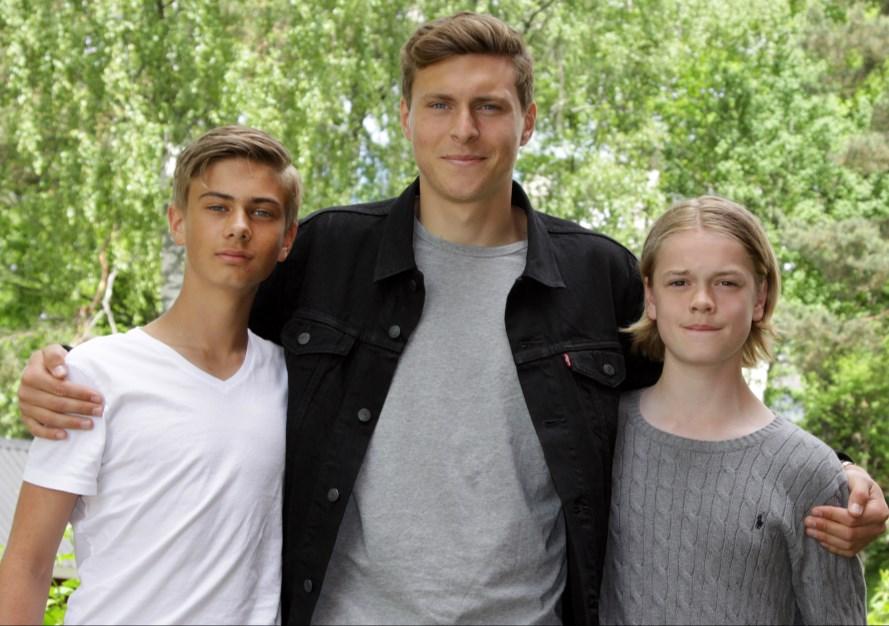 På frågan om vilken som är den viktigaste egenskapen för att bli en framgångsrik fotbollsspelare tror Victor att det är många faktorer som spelar in, men framförallt behöver man vara målmedveten och