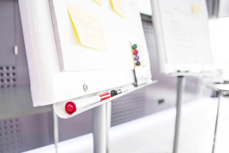 Status: Innovation in IT-procurement Gathering of information: desktop research, interviews Meetings with peers, eafip conference Proposal to SIC has so far