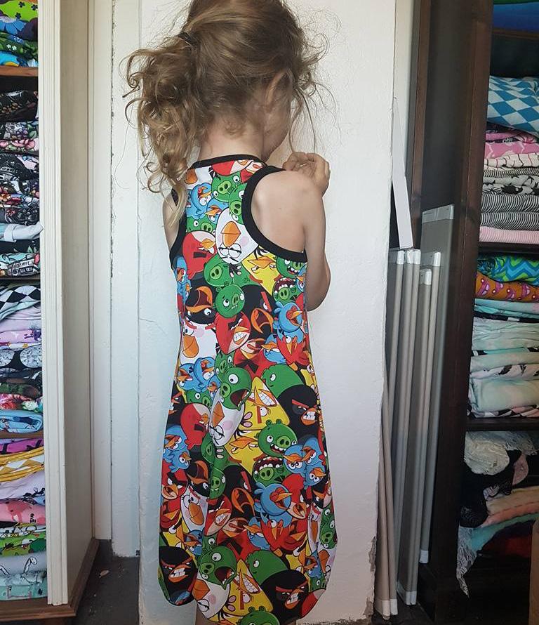 com/madebyruni/ https://www.facebook.com/groups/1153517751347356/ Alla mina mönster finns att köpa på www.madebyruni.com och flera av de finns även som mönsterark om man tycker bättre om det än pdf.