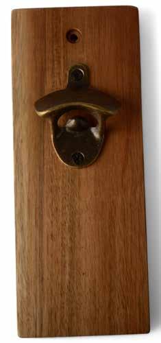 mellan svart, rött och silverfärgat lock.
