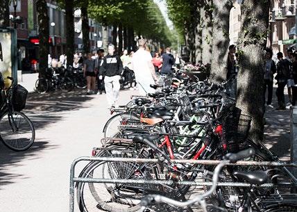 Jag fastnade för Trollhättan eftersom det ligger lite på andra sidan Sverige, men ändå är det enkelt att ta sig hem med tåg när man vill.