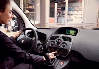 vägen och undvika köer och vägbyggen med hjälp av online-tjänsterna och använda handsfree-telefonen för att ringa kunden och tala om att du är på väg.