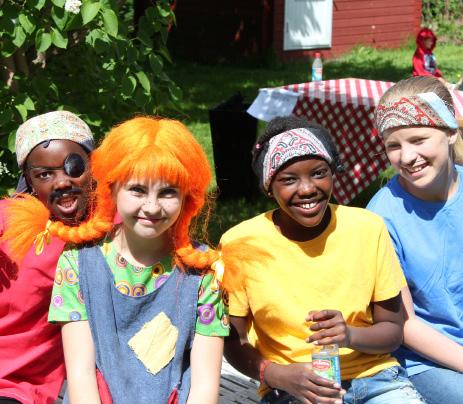 Språkval och elevens val Under läsåret 15/16 erbjuder vi tyska och franska, förstärkning engelska eller förstärkning svenska som