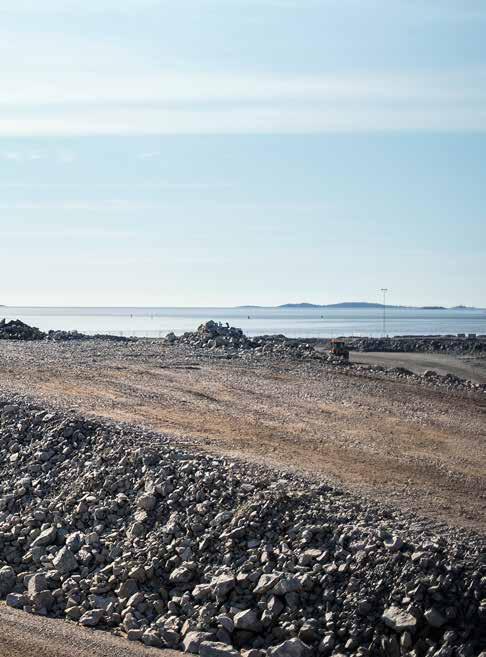 i norvik 9 vi låg i startgroparna med en armada duktigt folk som satte kurs mot Norvik så snart vi fick klartecken. Utterviken, och jordförstärkning, sprängning och masshantering på landbacken.