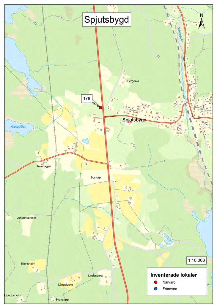 Spjutsbygd Lokal: 178 Spjutsbygd Kärr i lövskog med ek och björk, ca 15*50 meter stort. Några granar växer runt vattnet.