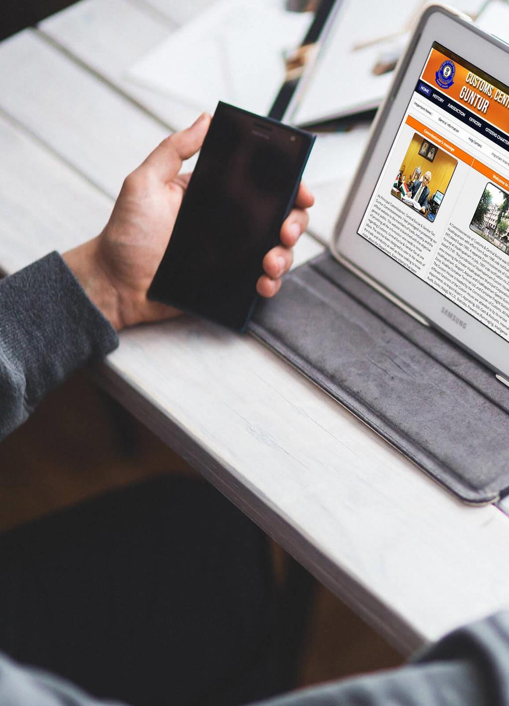 ANVÄND DET DU HAR LÄRT DIG 1. Vilka fördelar ch utmaningar är förknippade med transaktiner mellan annnsör ch publicist i köp ch sälj av digitala medier? 2.