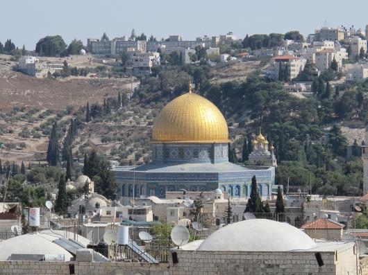 Islam Klippmoskén är en av islams heligaste byggnader. Muhammed steg upp till himlen härifrån vid sin död. Muhammeds nattliga resa gick till Jerusalem.