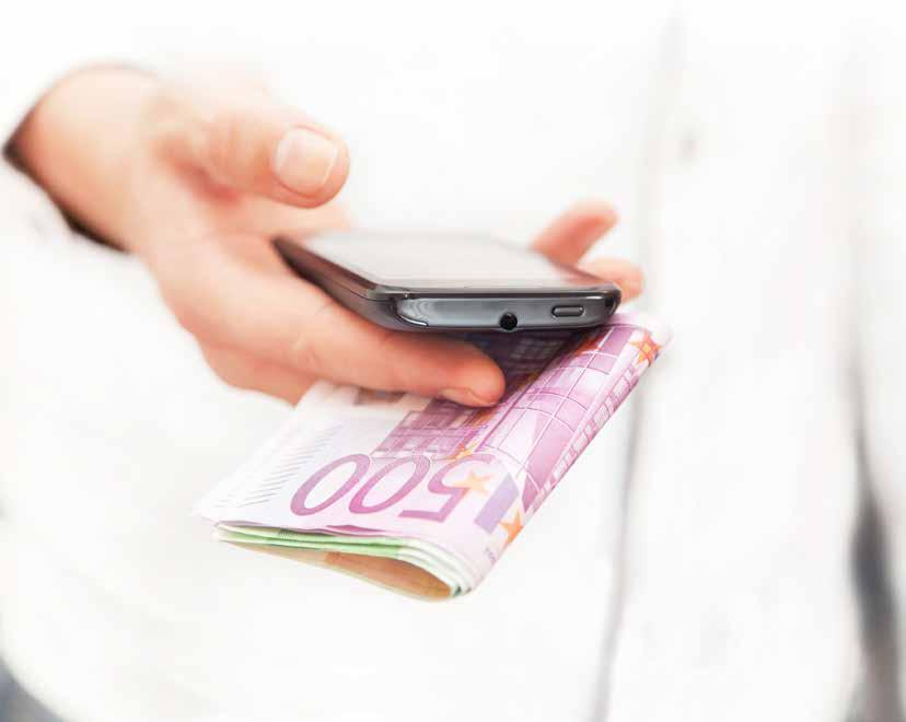 När handel sker mellan exempelvis en mobiltelefonleverantör i annat EU-land och en köpare i Sverige är skattebestämmelserna sådana att säljaren säljer momsfritt medan köparen ska redovisa och betala
