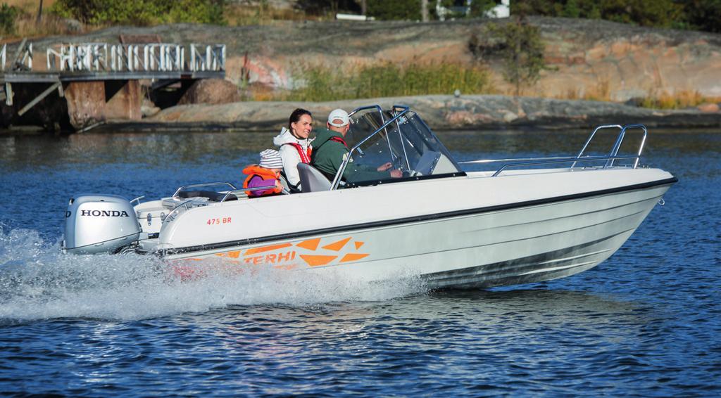 SAIMAN Pris UTRUSTNING OCH BEKVÄMLIGHET Bottenmålning Kapell Förkapell Hamnkapell Förvaringskapell Dynsats Soldyna Soldynsats Solbäddssats Spöhållare Förtöjningsknap inkl montering Targabåge