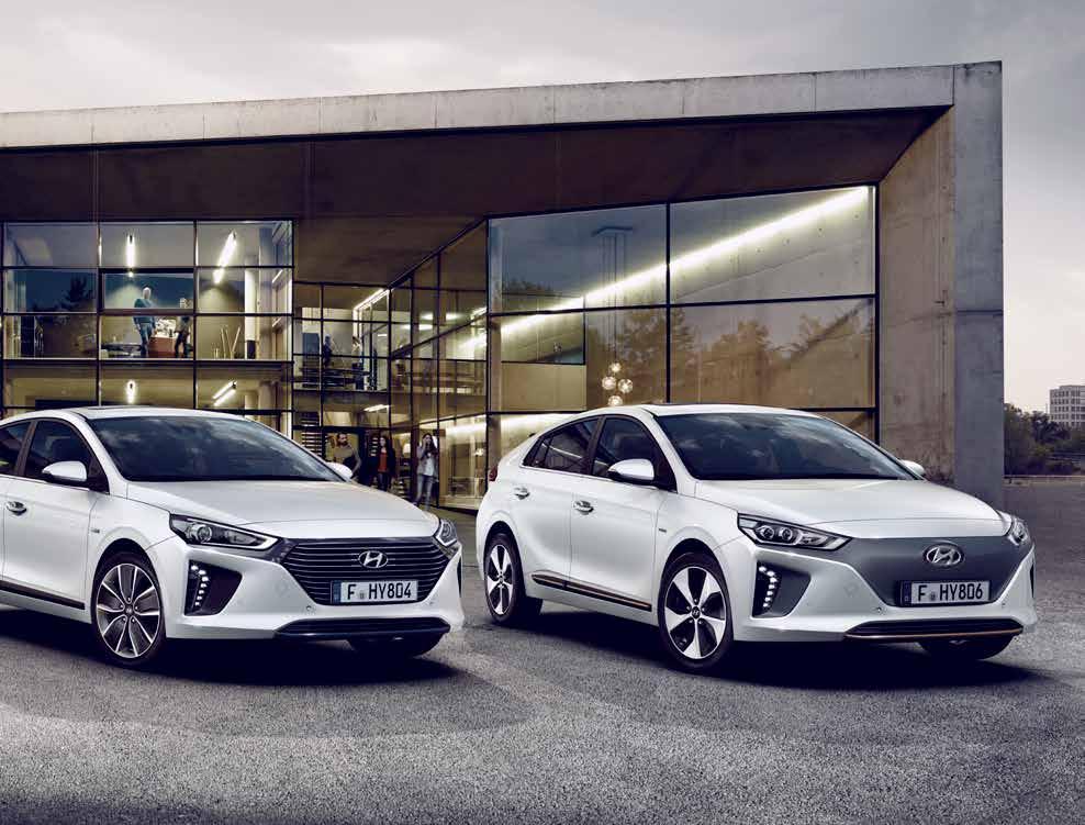 IONIQ hybrid ger dig både bensinmotorns effektivitet och elmotorns omedelbara kraft tack vare en växellåda med dubbelkoppling.