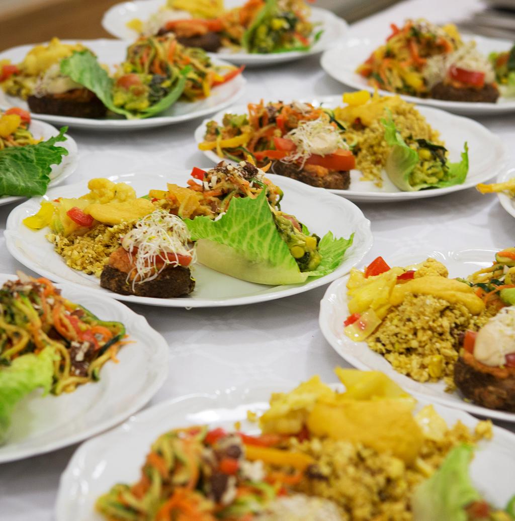 Restauranger i Vansbro kommun Med dagens rätt blir du god glad och mätt 0281-103 33 Dagens lunchbuffé serveras vardagar