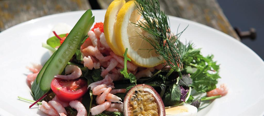 SHOPPINGLUNCH LÖRDAGAR 12.00-17.00 SÖNDAGSMIDDAG SÖNDAGAR 13.00-22.00 Laxfilé...110:- Chablisås / handskalade räkor / grön sparris / färskpotatis Wallenbergare.