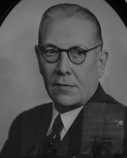 17 Ludvig Johansson VD 1937 1951 Bäcklunds AB N. J., Järnaffär Storgatan 51 Tel.