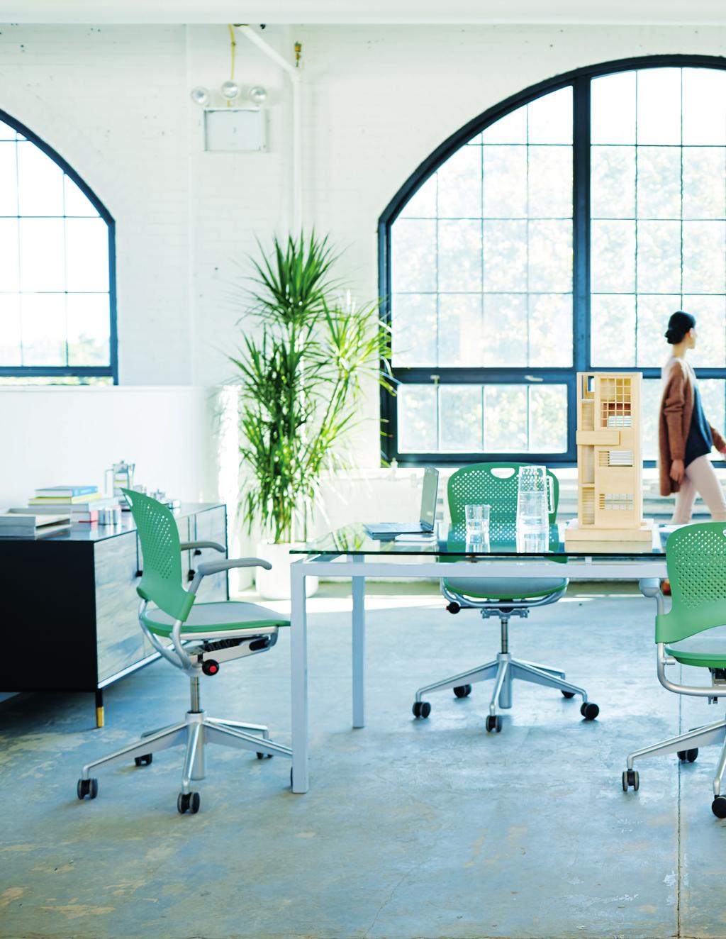 Office 365 ändrar arbetssättet i din organisation genom att hjälpa organisationens anställda och grupper att bli mer produktiva.