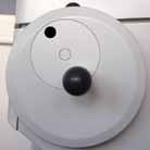 6. Installation 6.3.1 Låsa/låsa upp handratten Läge, klockan 12 Läge, klockan 6 Vrid endast handratten när kylsystemet är påslaget och kryokammaren är nedkyld.