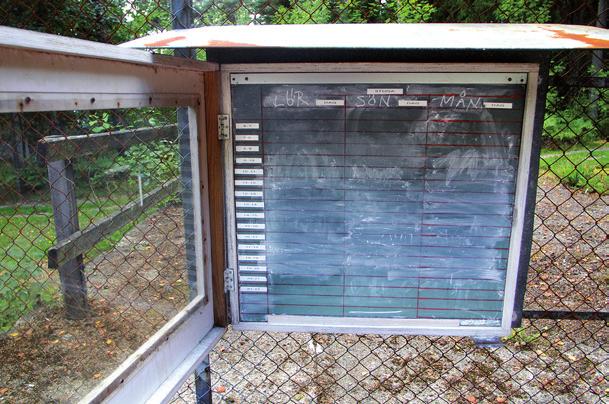 Svart skala är förinställning (timer 1-9 timmar). Tennis, bordtennis och fotboll Termostat för inställning av önskad temperatur i bastun.