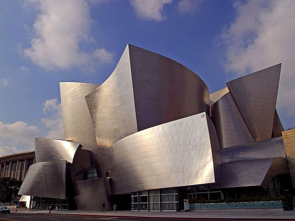 PARKERINGSNORMER Walt Disney Concert Hall, Los Angeles: 2 265 sittplatser (2003) 2 188 bilplatser (1996) Stadens