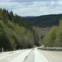 Reservat för omläggning av E 45 och 16 förbi Överbyn kvarstår i ÖP 2009 även om Trafikverket inte har med sådana utbyggnadsplaner i sin vägplan.