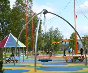 Upptäcktsfärd i Kumla stadspark! Med hjälp av kartan och ledtrådarna letar du dig fram till de olika platserna i stadsparken.