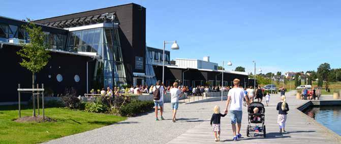 Kumla jöpark - 30 000 kvm vattenyta, bryggor och stränder tränderna inbjuder till aktiviteter som volleyboll, sandlek m.m. Gångvägarna kan användas för att promenera runt för att sedan slå sig ner på någon av de vackra bryggorna för att njuta av sjöns glittrande spegelbild.
