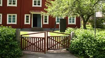 Öppettider: Öppna visningar sker söndagar under perioden 2 juli 27 augusti kl. 14.00-17.00. Café finns.