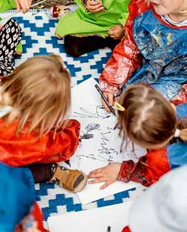 Det viner, sprakar och porlar Varje förmiddag kommer det ljud från skogen vid Utsiktens förskola i Huddinge som invigdes i början av 2016.