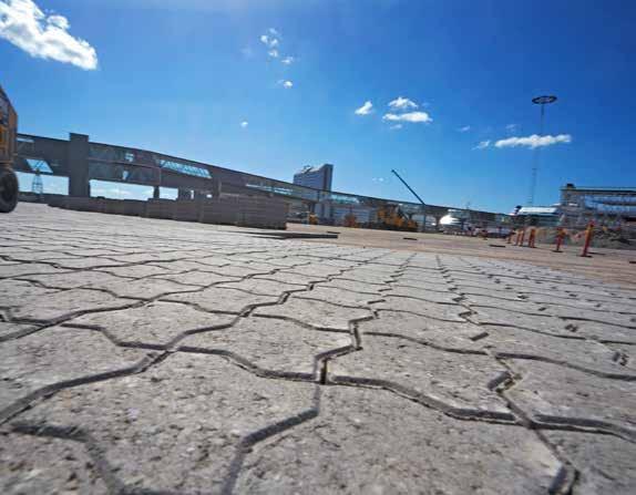 8. Svart- och gråvatten i alla våra hamnar I alla Stockholms Hamnars hamnanläggningar finns möjlighet för far tygen att lämna svart- och gråvatten, det vill säga toalett vatten respektive duschoch